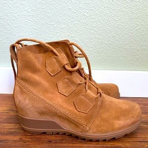 NWOT Sorel wedge ankle boots